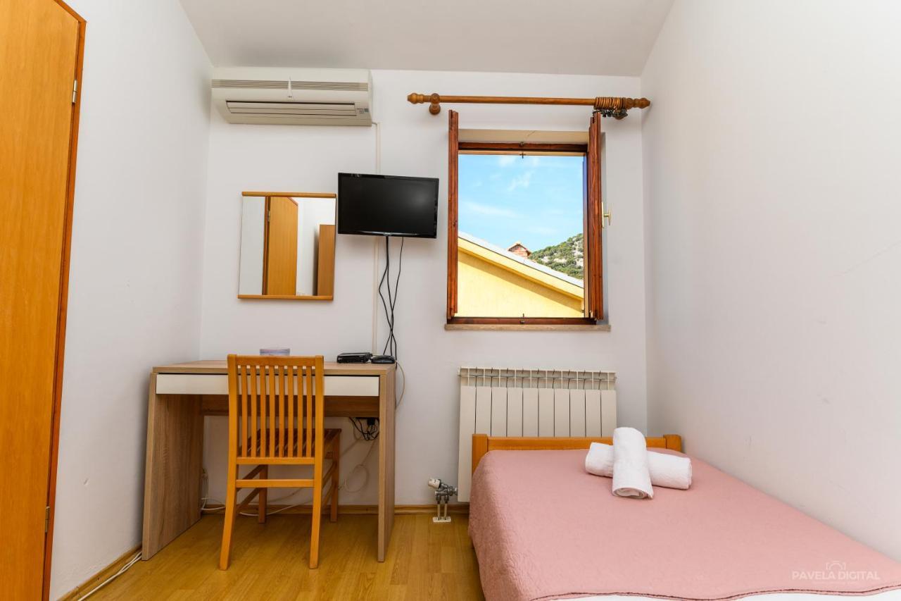 Sobe I Apartman Mareta Miholascica Exterior foto