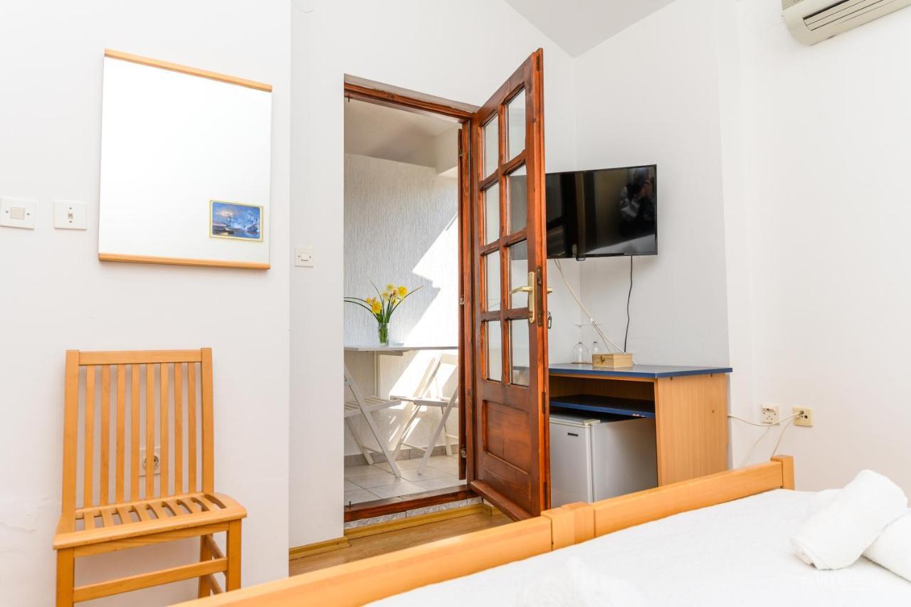 Sobe I Apartman Mareta Miholascica Exterior foto